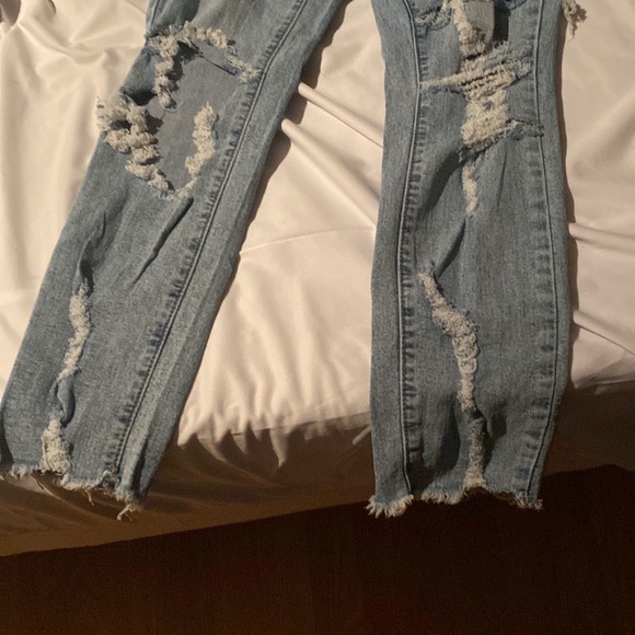 Brand is almost famous, size is a 9, colour is light blue. - Picture 4 of 6